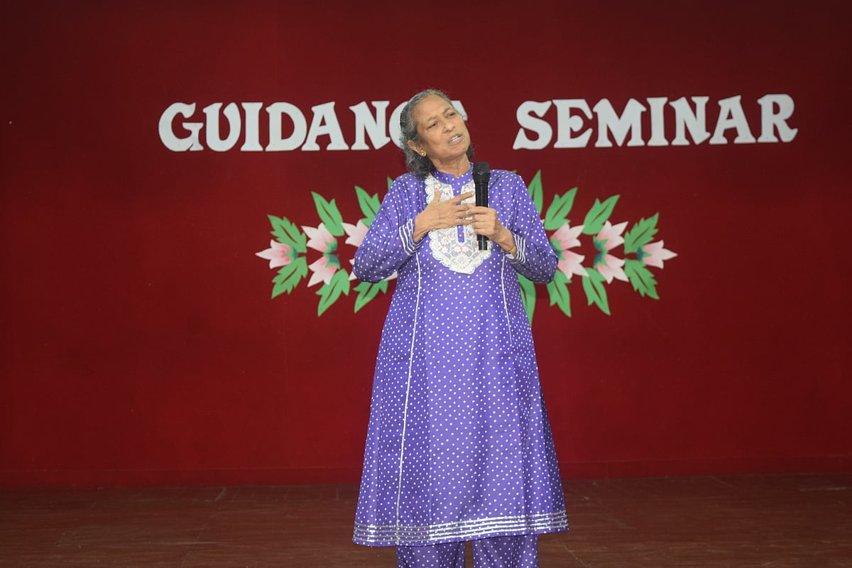 Shailaja Mulay addressing SSC students